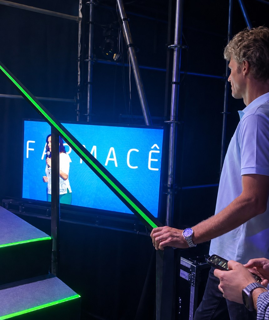 Gustavo Kuerten nos bastidores do Conexão Farma 2024
